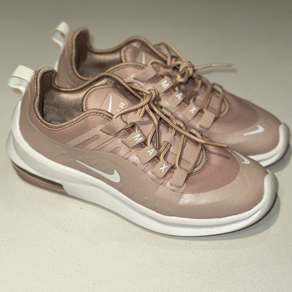 Nike Air Max Axis Light Pink/White Sneaker Running Size 6